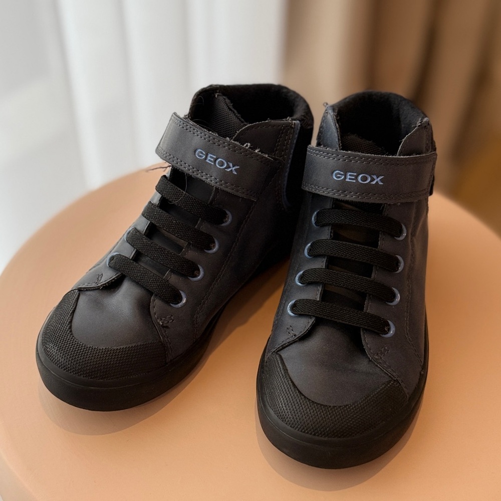 Geox hi tops boys fall/winter shoes, Size 30EU